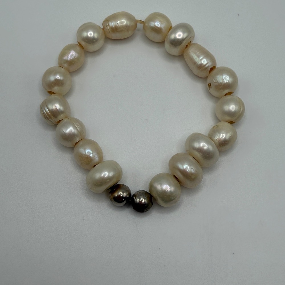 Expandable Genuine Baroque Freshwater Cultured Pearl Hand Knotted Bracelet White